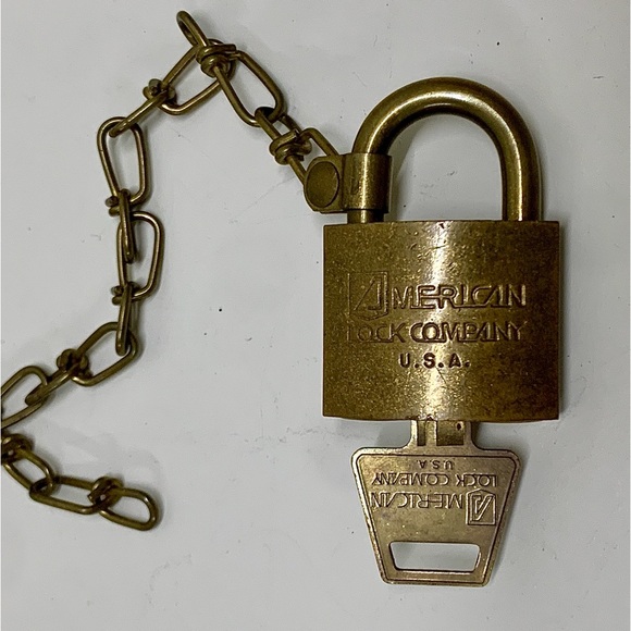 Mid Century Vtg US Govt Military Bronze American Lock Padlock w/ Key & Chain - Picture 6 of 15